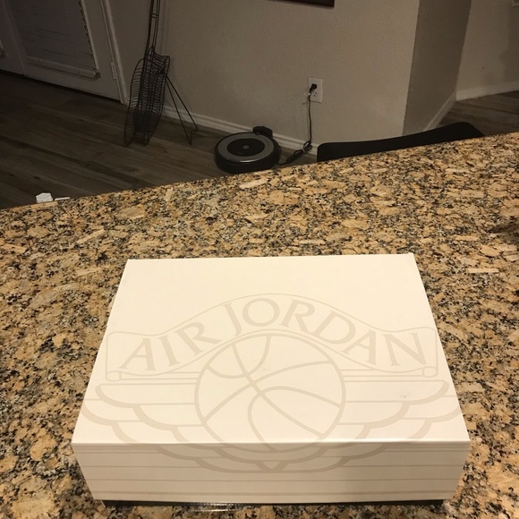 Jordan 2 retro OGโs Chicago - Picture 7 of 9